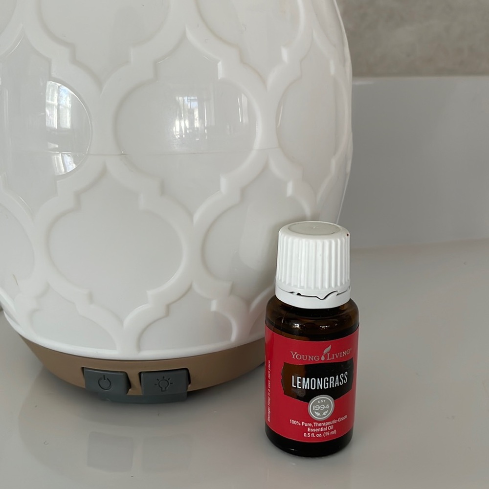 15 ML NWT  Young Living Lemongrass 100% Pure Therapeutic Grade Essential Oil